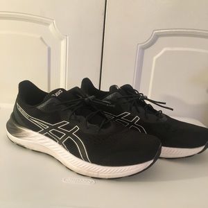 Men’s size 11 ASICS black shoes